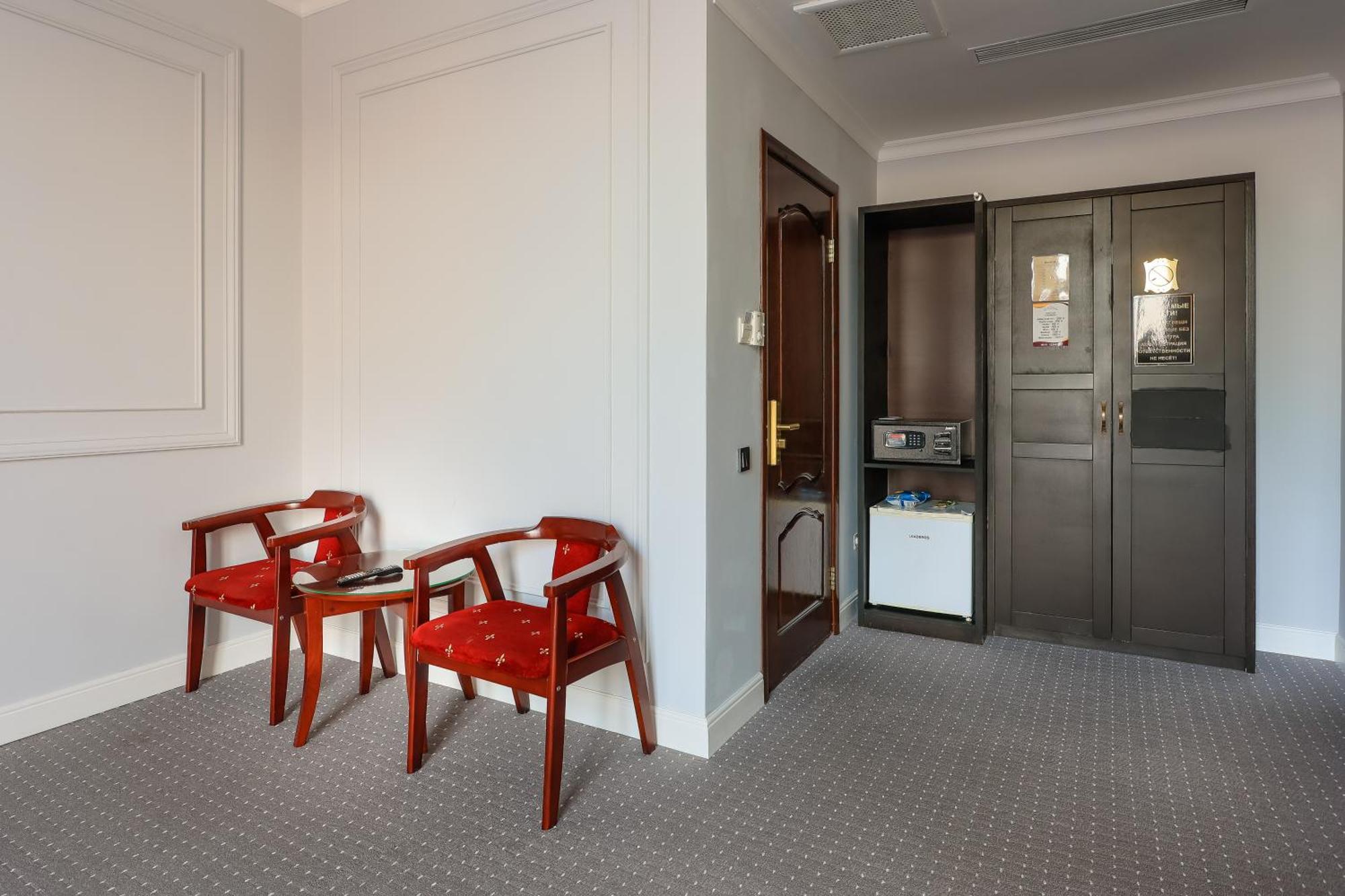 Grand Opera Hotel Almaty Extérieur photo