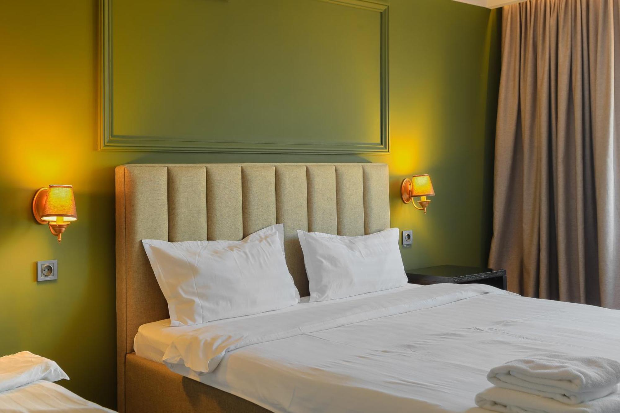 Grand Opera Hotel Almaty Extérieur photo