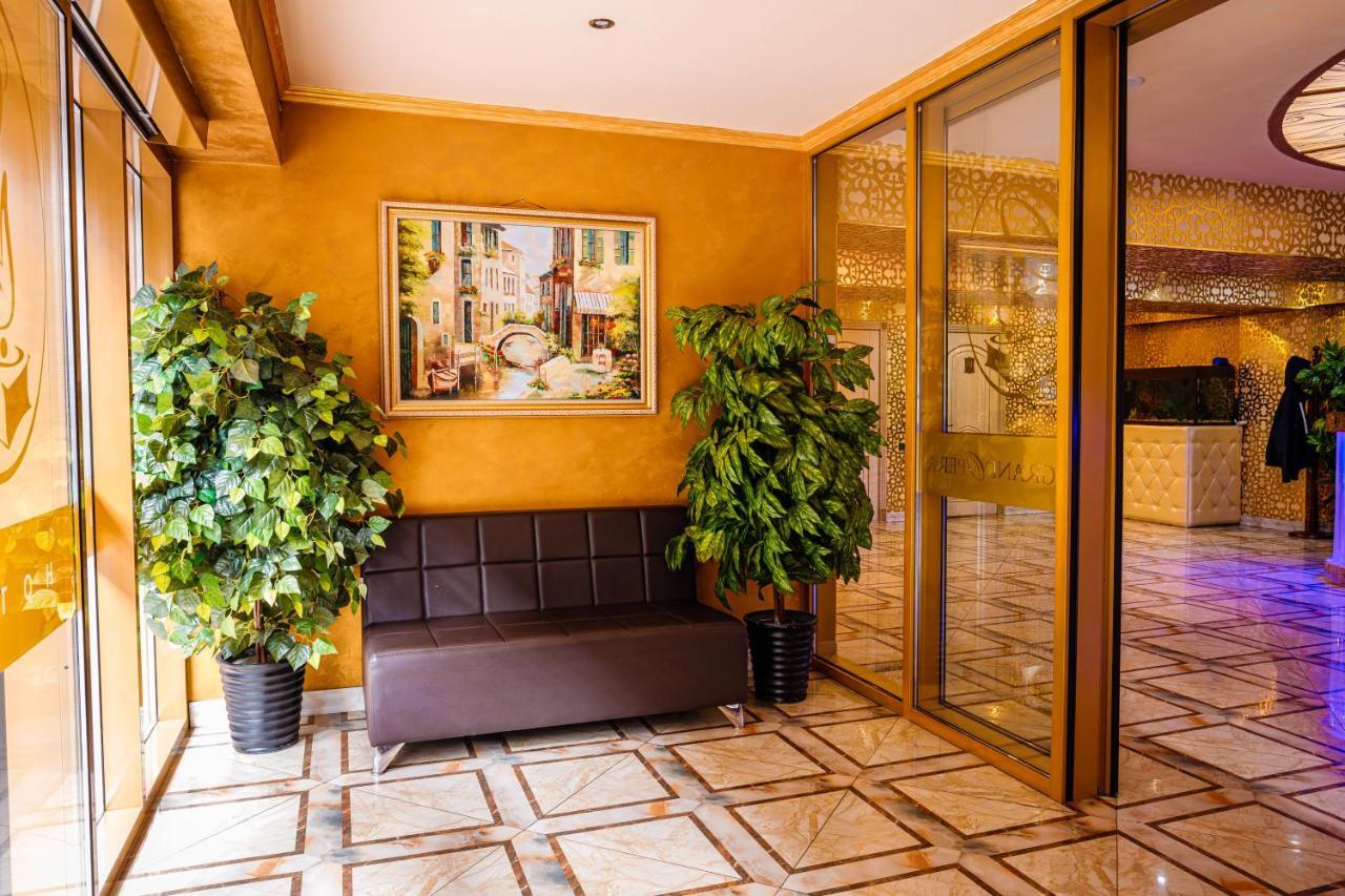 Grand Opera Hotel Almaty Extérieur photo